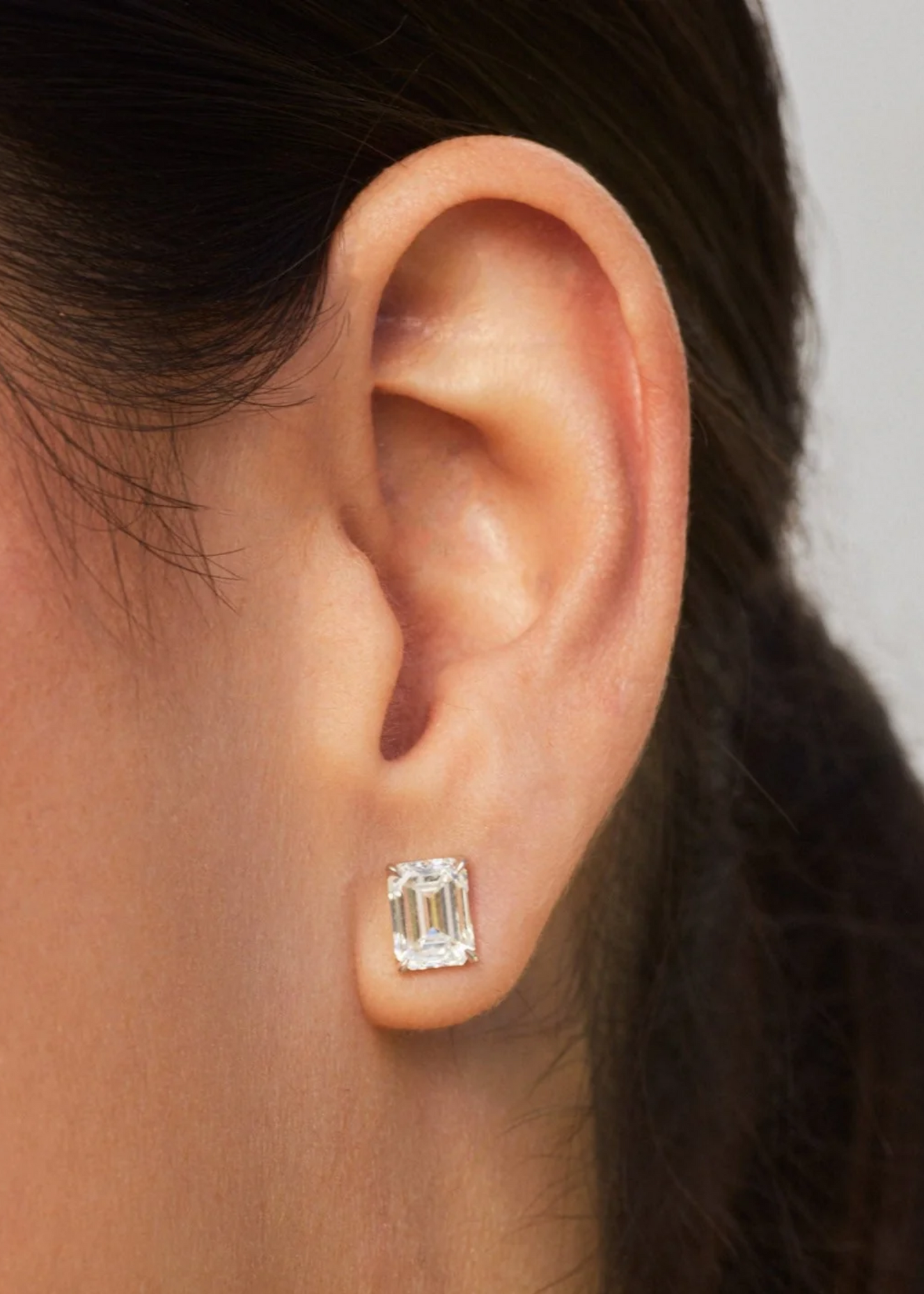 Round Stud