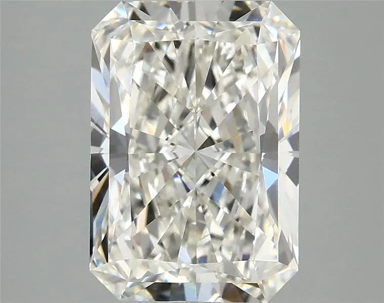 2.88ct Radiant Lab Grown Diamond (Colour G, Clarity VVS2, IGI Certified)