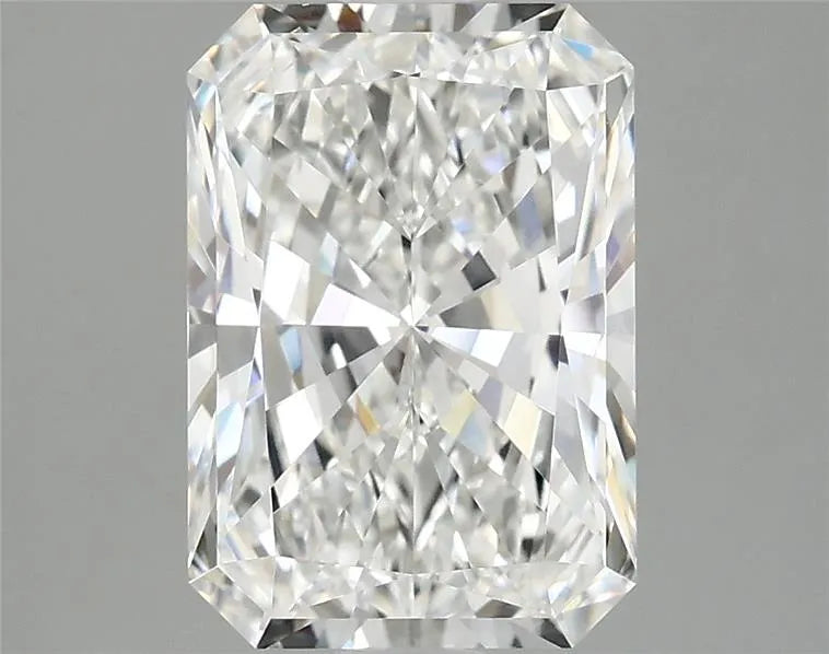 3.02ct Radiant Lab Grown Diamond (Colour E, Clarity VS2, IGI Certified)