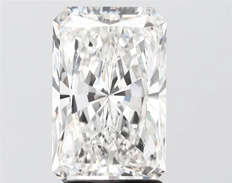 3.02ct Radiant Lab Grown Diamond (Colour F, Clarity VVS1, IGI Certified)