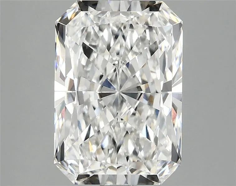 3.03ct Radiant Lab Grown Diamond (Colour F, Clarity VVS2, IGI Certified)