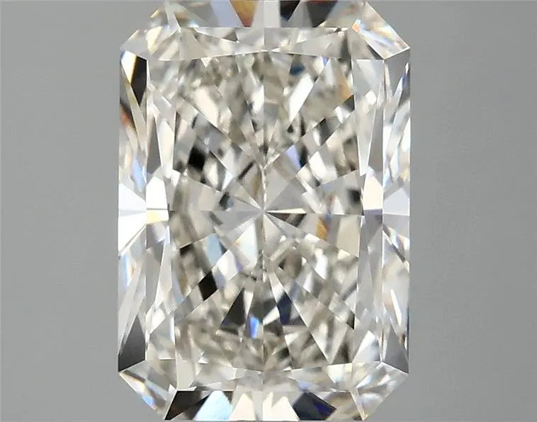 3.03ct Radiant Lab Grown Diamond (Colour G, Clarity VVS2, IGI Certified)