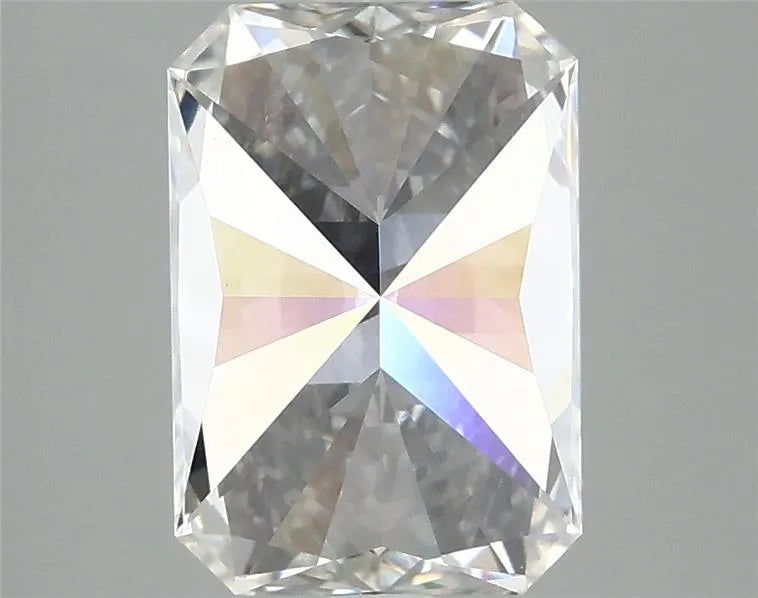 3.03ct Radiant Lab Grown Diamond (Colour G, Clarity VVS2, IGI Certified)
