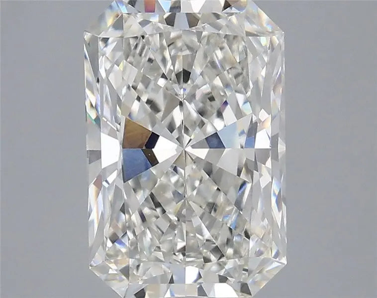 3.04ct Radiant Lab Grown Diamond (Colour G, Clarity VVS2, IGI Certified)