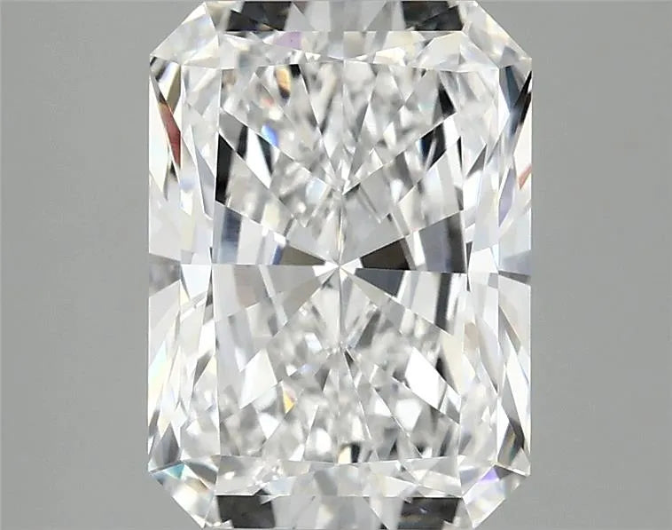3.05ct Radiant Lab Grown Diamond (Colour E, Clarity VVS2, IGI Certified)