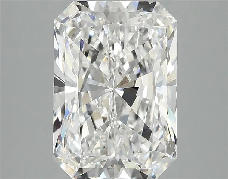 3.08ct Radiant Lab Grown Diamond (Colour E, Clarity VVS2, IGI Certified)