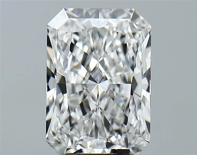 3.31ct Radiant Lab Grown Diamond (Colour E, Clarity VVS2, IGI Certified)