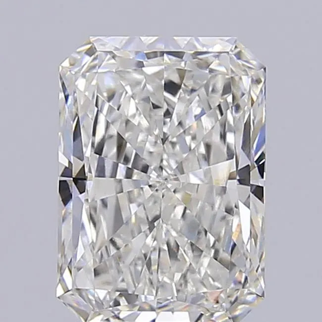 3.47ct Radiant Lab Grown Diamond (Colour E, Clarity VVS2, IGI Certified)
