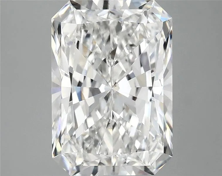 3.88ct Radiant Lab Grown Diamond (Colour E, Clarity VS1, IGI Certified)