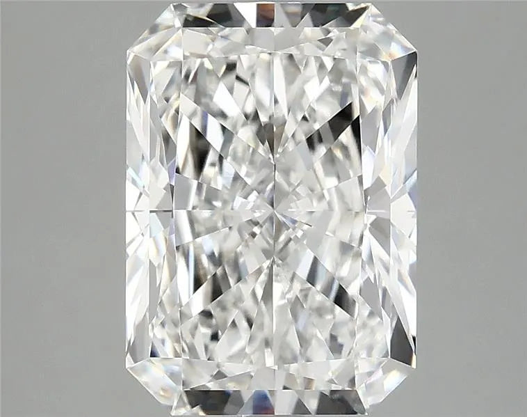 3.91ct Radiant Lab Grown Diamond (Colour E, Clarity VVS2, IGI Certified)