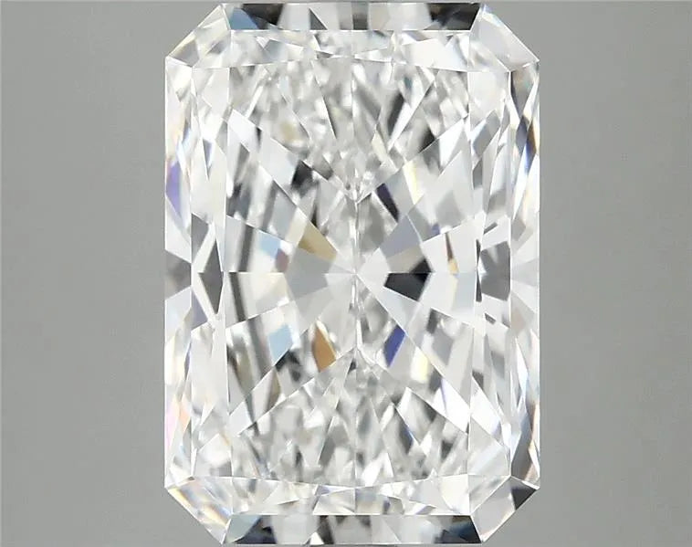 4.00ct Radiant Lab Grown Diamond (Colour E, Clarity VVS2, IGI Certified)