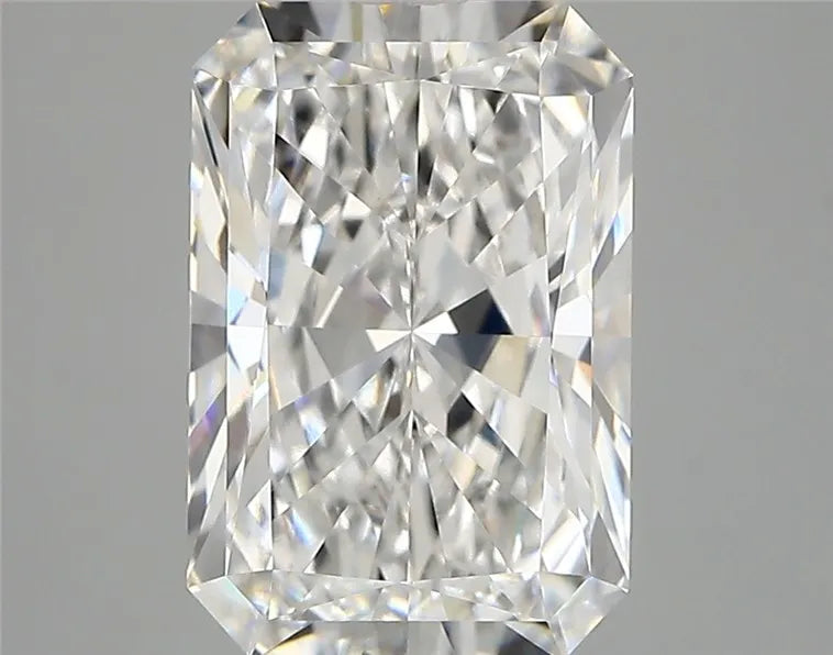 4.03ct Radiant Lab Grown Diamond (Colour E, Clarity VVS1, IGI Certified)