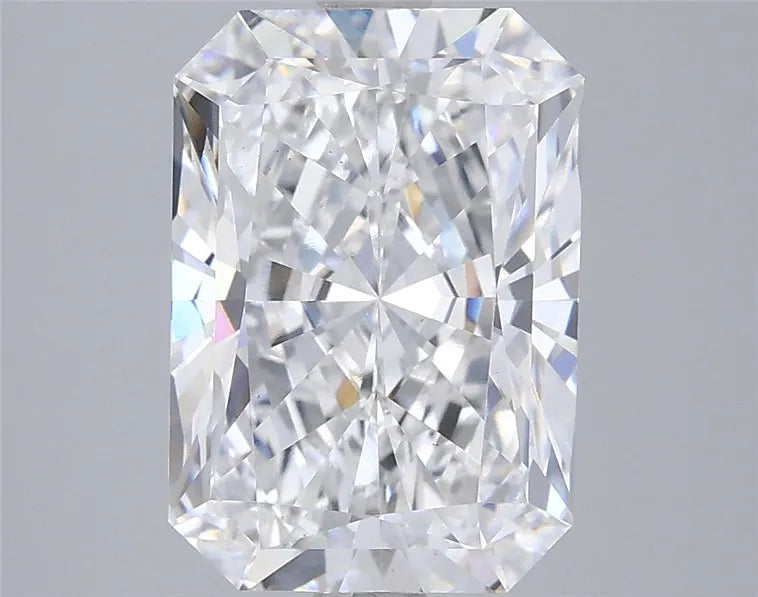 4.05ct Radiant Lab Grown Diamond (Colour E, Clarity VS1, IGI Certified)