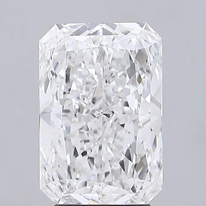 4.06ct Radiant Lab Grown Diamond (Colour E, Clarity VVS1, IGI Certified)