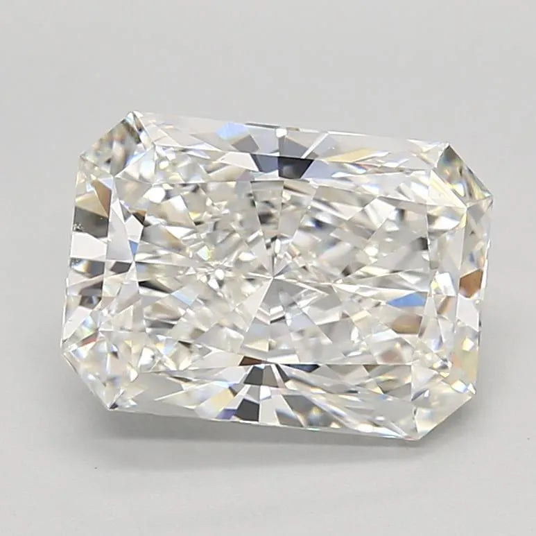 4.06ct Radiant Lab Grown Diamond (Colour E, Clarity VVS2, IGI Certified)