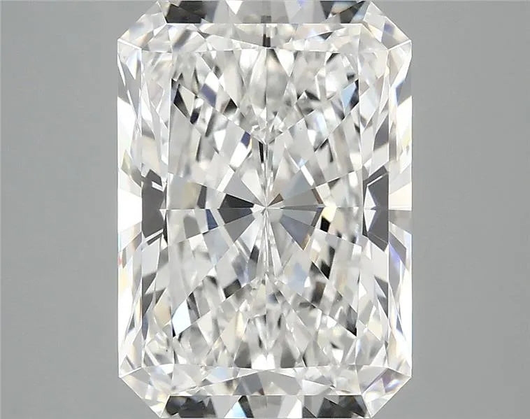 4.13ct Radiant Lab Grown Diamond (Colour E, Clarity VVS2, IGI Certified)