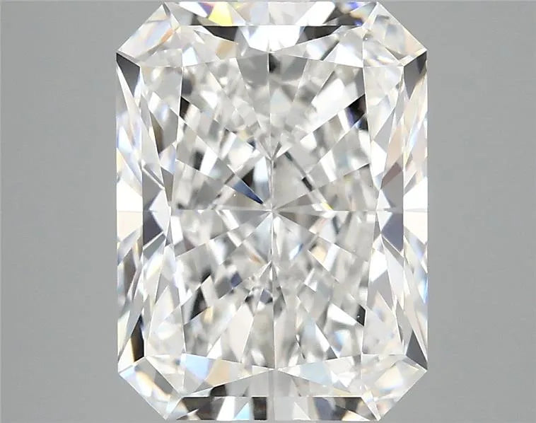 4.17ct Radiant Lab Grown Diamond (Colour E, Clarity VVS2, IGI Certified)