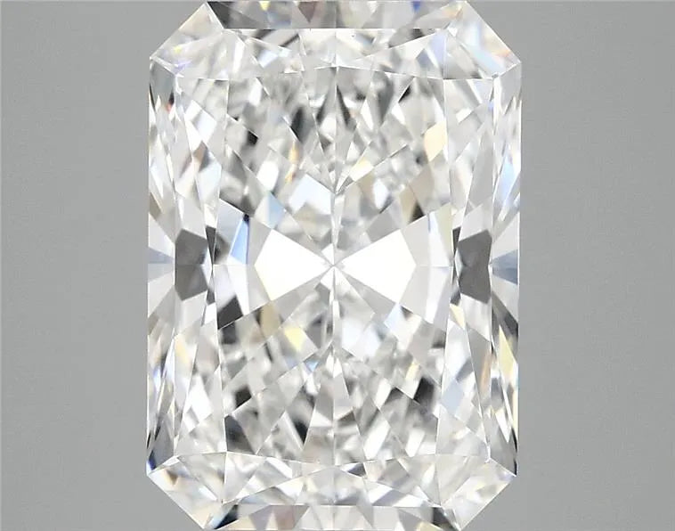4.20ct Radiant Lab Grown Diamond (Colour D, Clarity VVS2, IGI Certified)