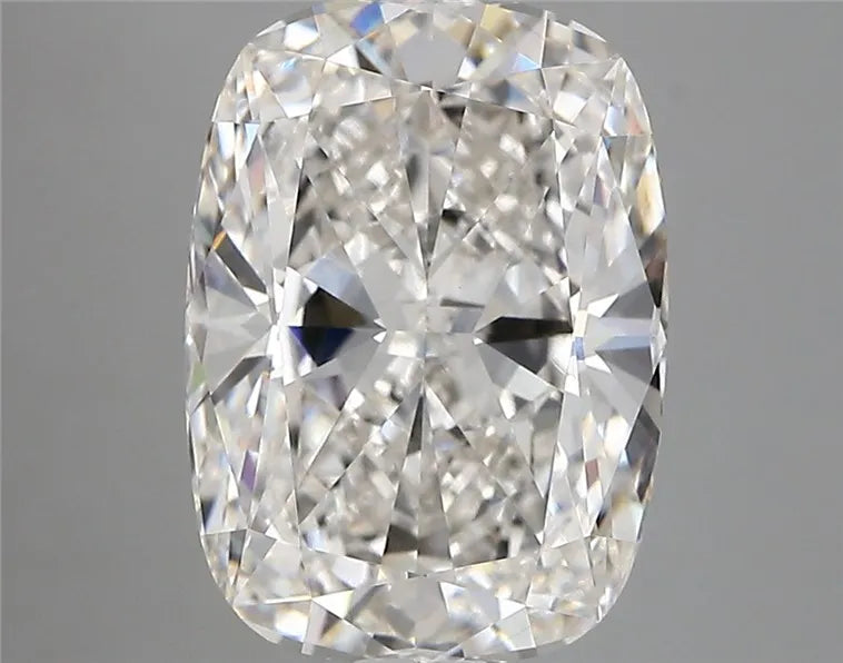 4.26ct Cushion modified Lab Grown Diamond (Colour G, Clarity VVS2, IGI Certified)