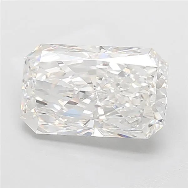 4.51ct Radiant Lab Grown Diamond (Colour F, Clarity VVS2, IGI Certified)