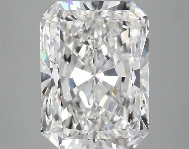 4.78ct Radiant Lab Grown Diamond (Colour E, Clarity VVS2, IGI Certified)