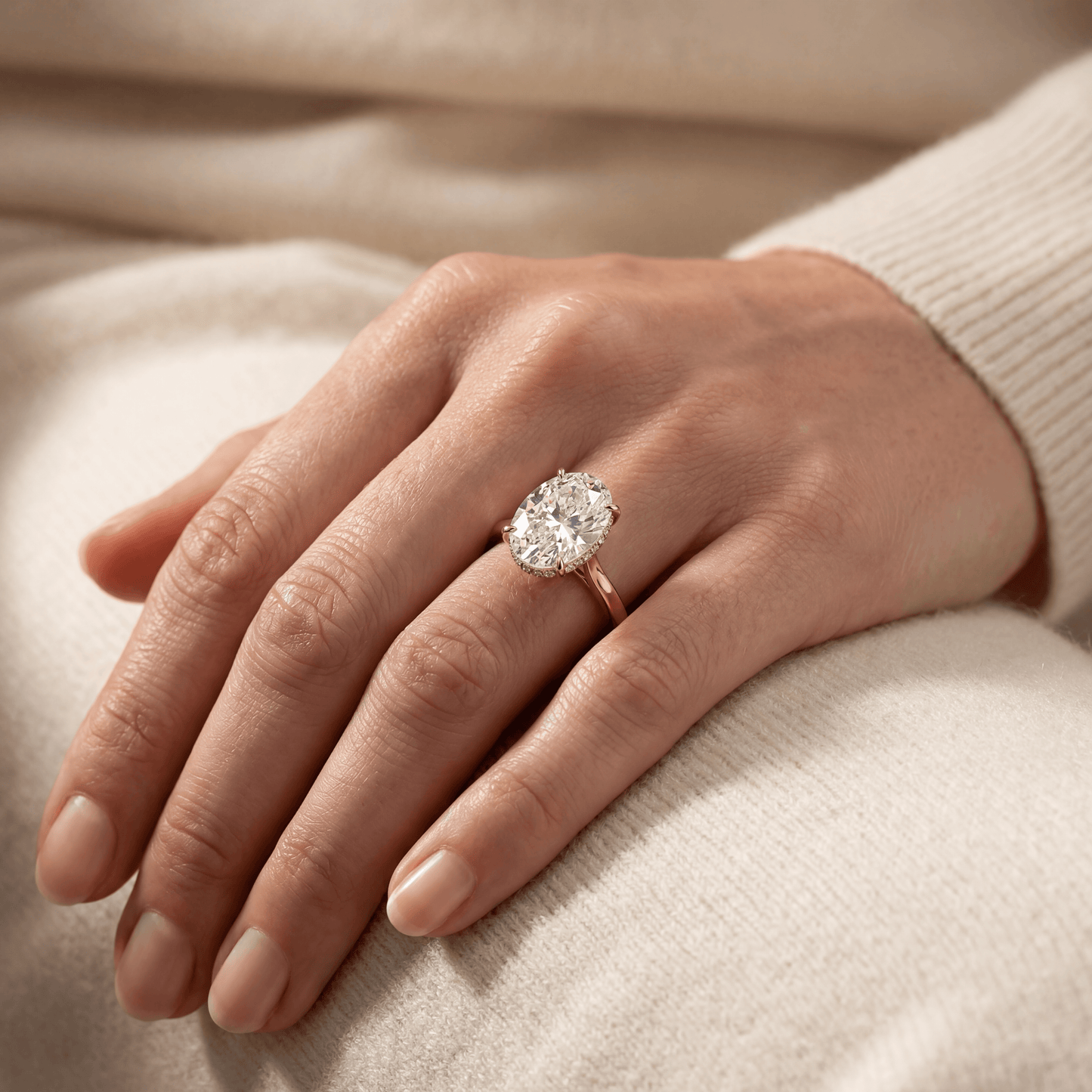 Cushion Tulip Curved Hidden Halo