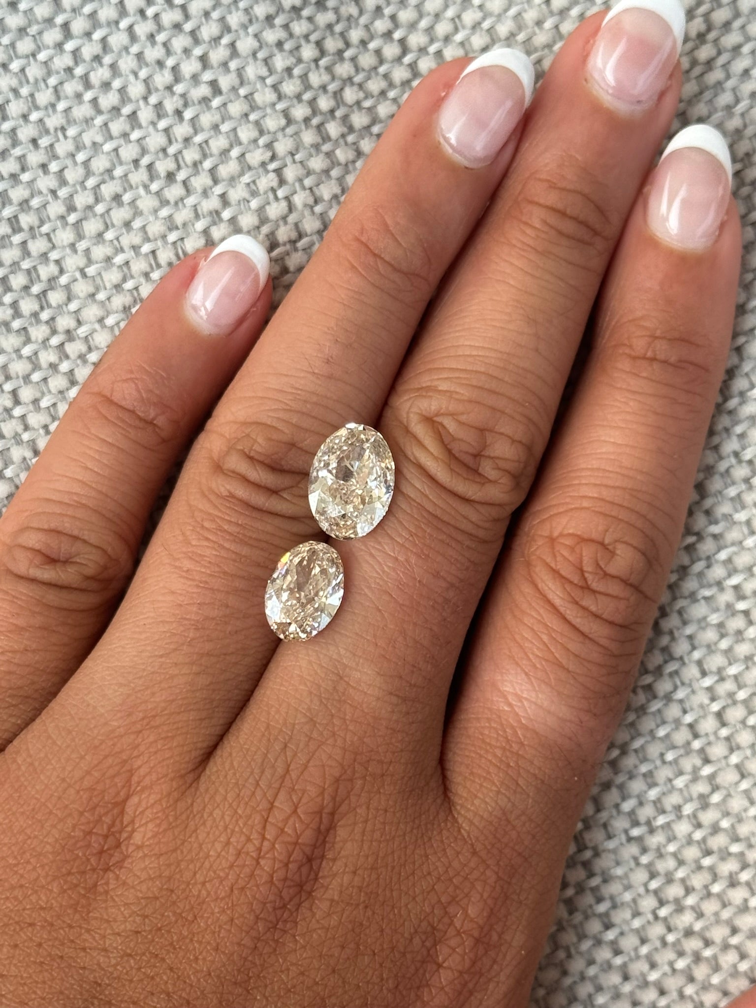 3.05ct oval champagne diamond, K colour VS1, alternate view