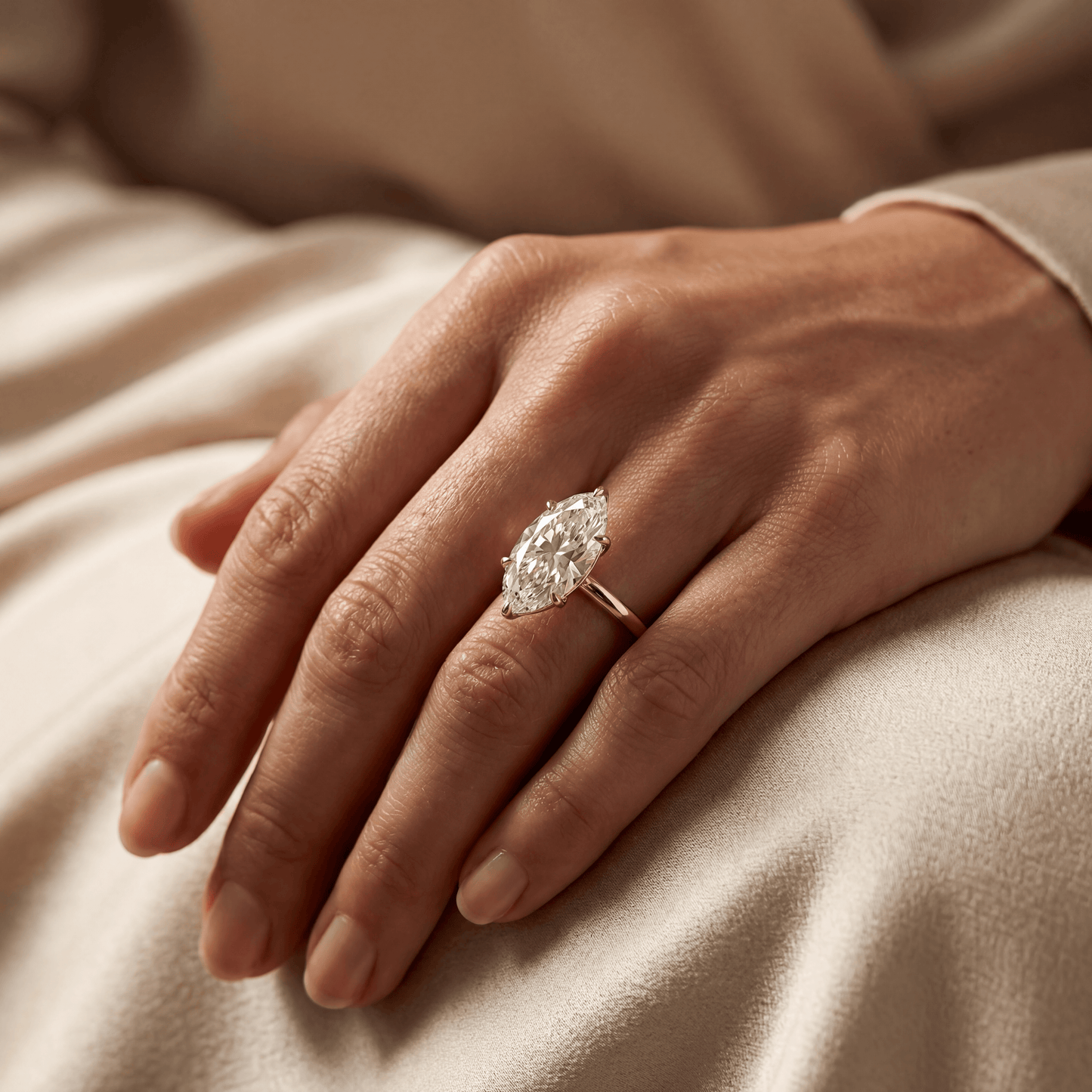 Moval Tulip Six Petal Hidden Halo