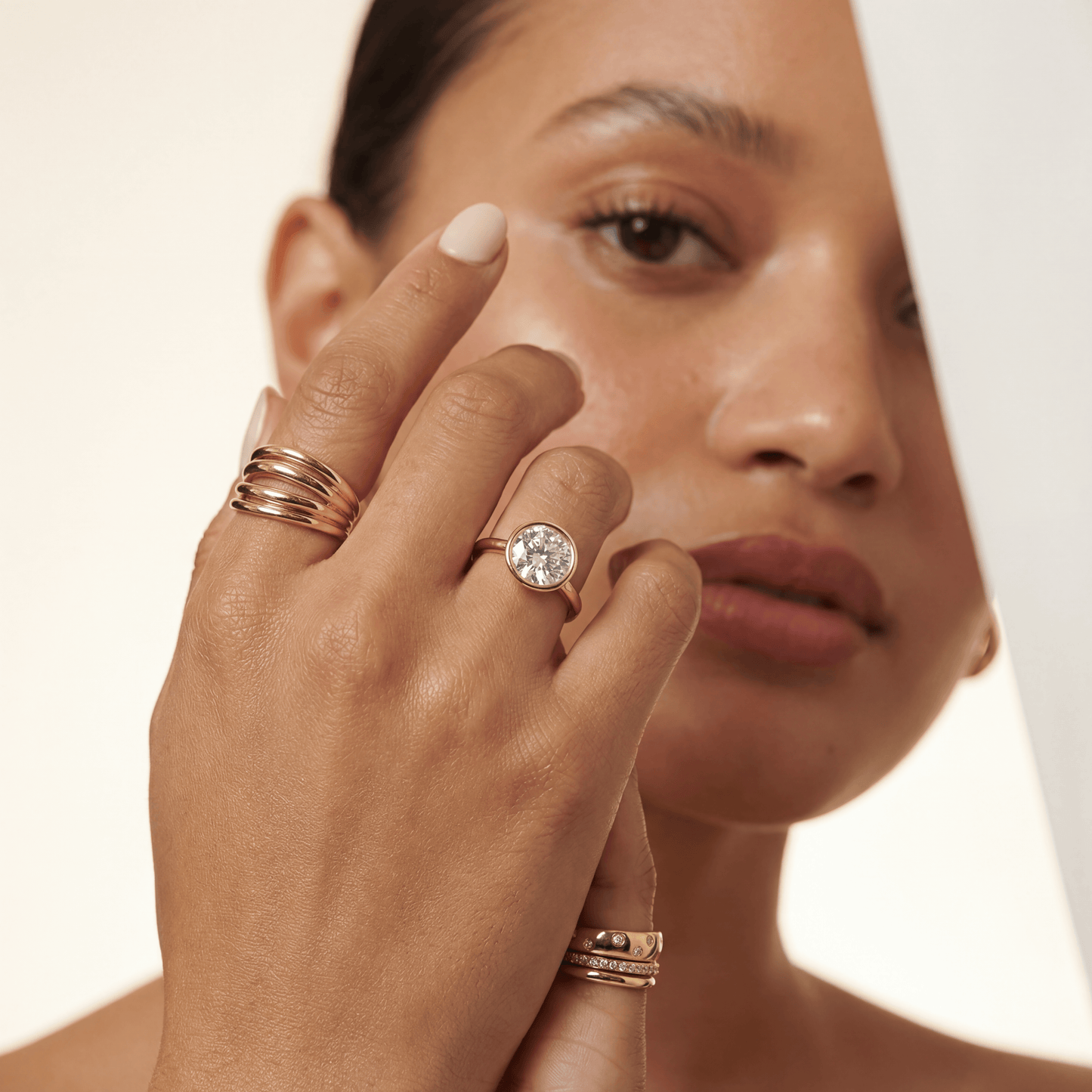 Round Tulip Full Bezel