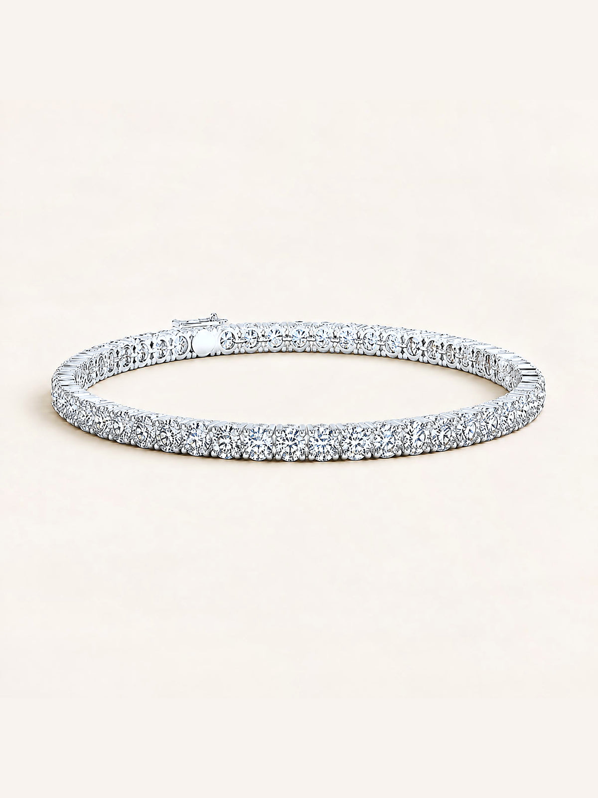 Round shaped diamond tennis bracelet in 14K white gold